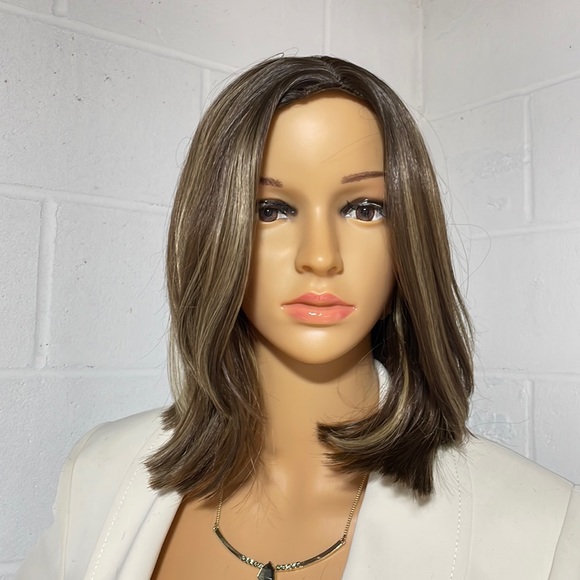 NWT 12” brown wig caramel golden highlights center part medium brunette DP - Picture 6 of 16
